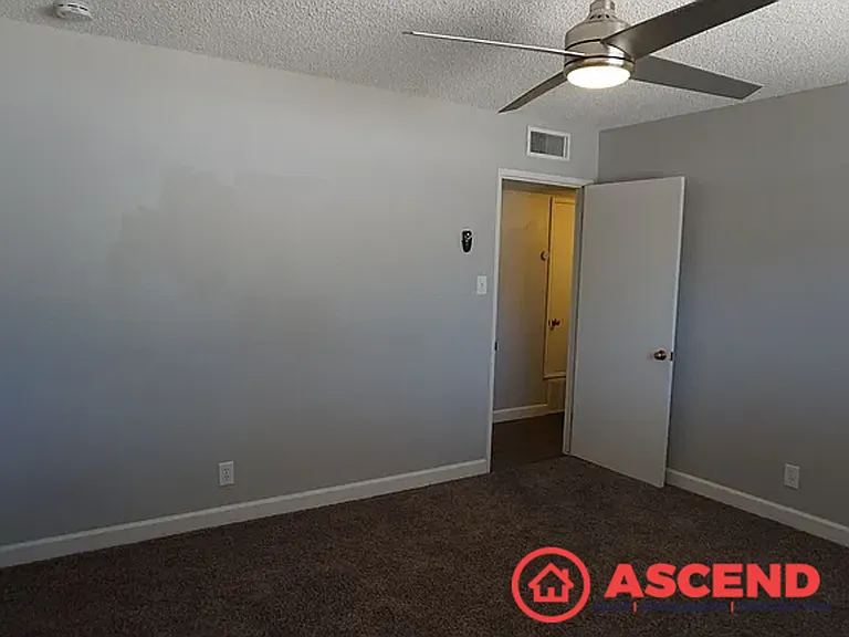 722 Salem St — Photo 7