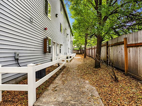 3rd image of 2539 SE 141st Ave #2