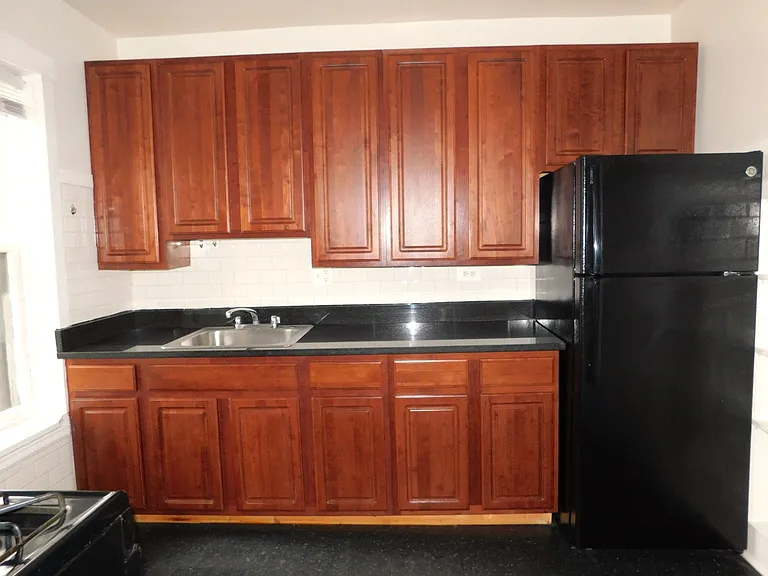429 Linden Ave #J2 — Photo 6