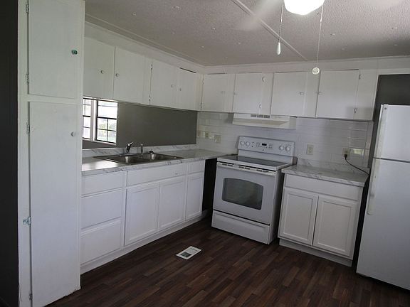 5th image of 8433 Pin Oak Rd