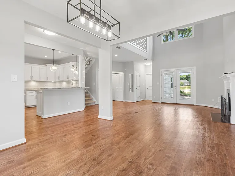 812 E Willow Point Pl — Photo 15