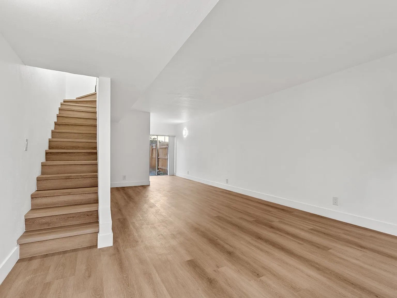 Vista Townhomes — Photo 3