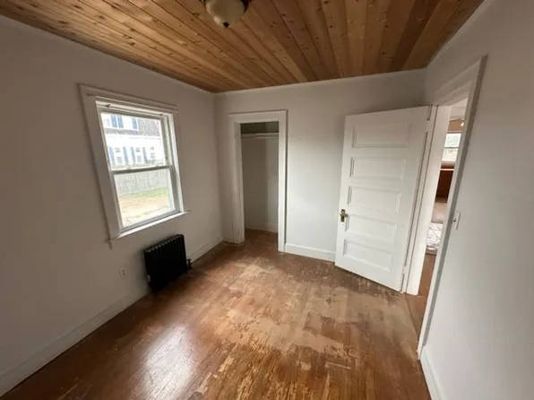 24 Wareham St Floor 2, Middleboro, MA 02346