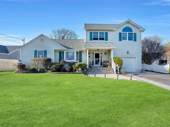 97 Jefferson Street, East Islip, NY 11730