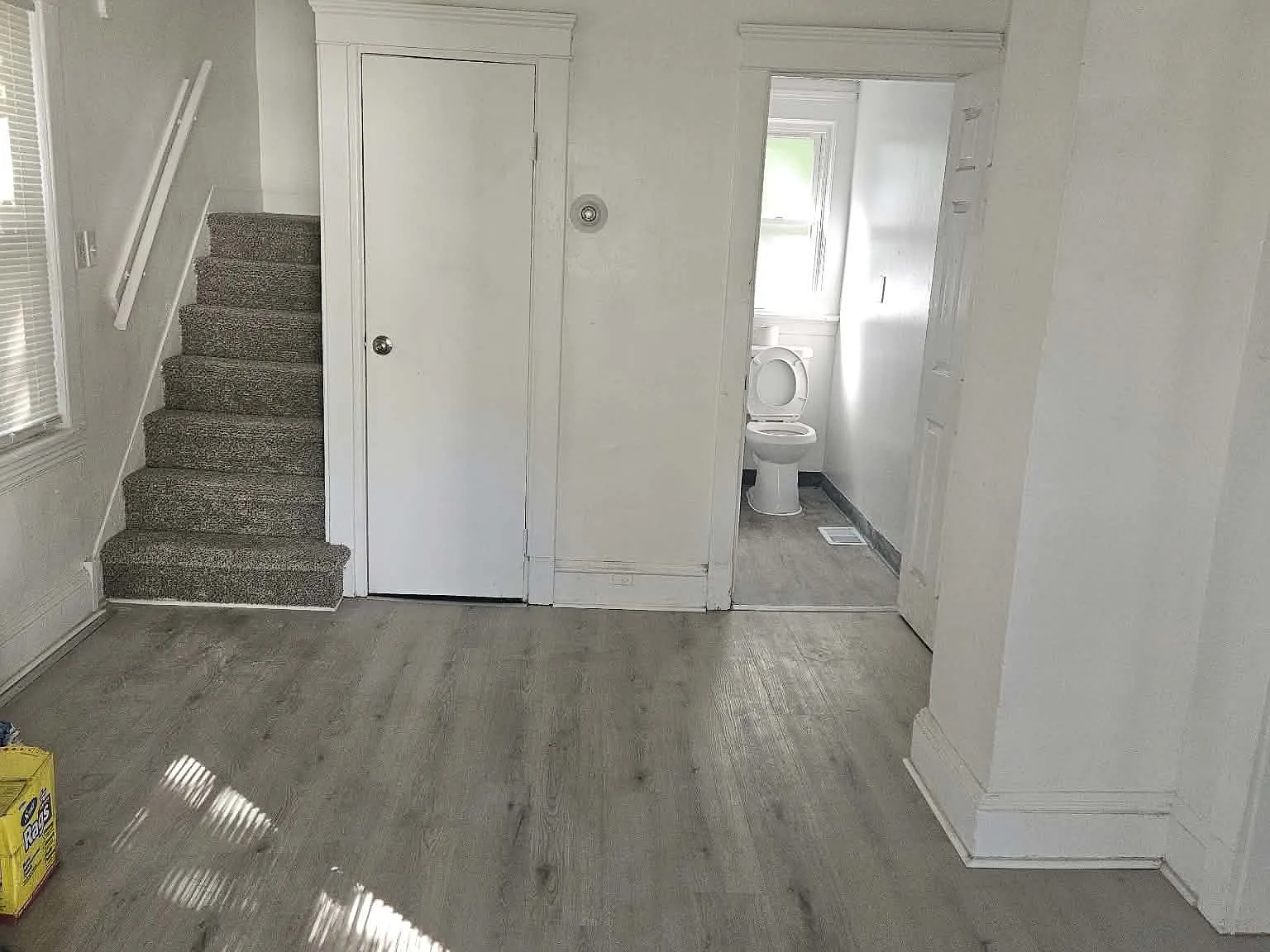 3 bed, 1100 sqft, $1,200 — Photo 2