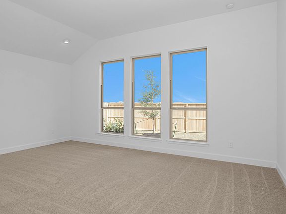 4th image of 6915 Hollow Farm Dr
