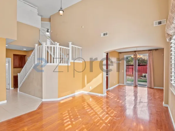 25 Zion Ct, Oakley, CA 94561