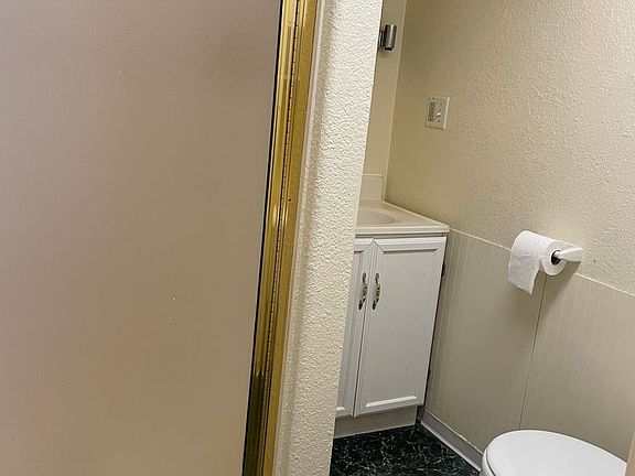 3rd image of 663 SE Parrott St #1/2