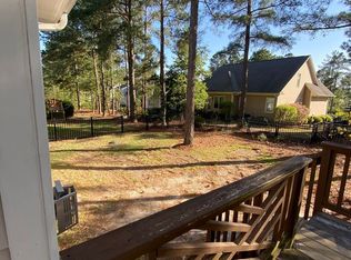 97 Cottswold Ln, Spring Lake, NC 28390