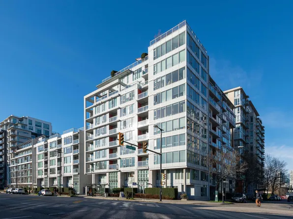 1887 Crowe St #301, Vancouver, BC V5Y 0B4