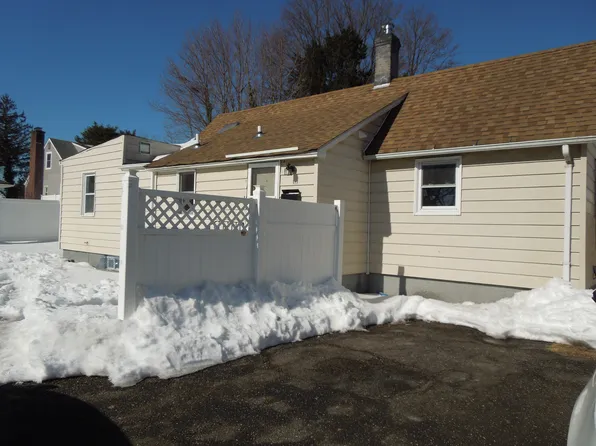 (undisclosed Address), Glen Cove, NY 11542