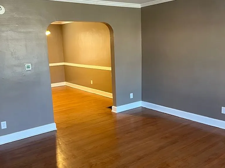 5905 The Alameda — Photo 23