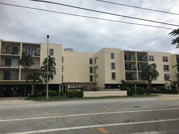 555 NE 123rd St, North Miami, FL