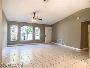 1806 SW 28th Ter — Photo 5