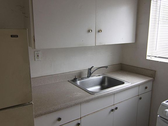 2nd image of 21-33 S 35th St #23