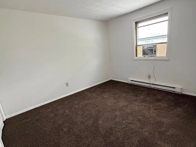 410C N Enola Dr — Photo 3