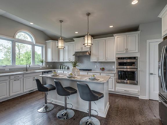 Optional Palladian expanded kitchen