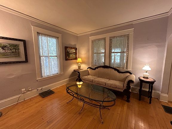 5th image of 1719 22nd Ave NE