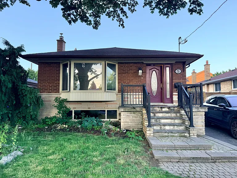 5 Horizon Cres #UPPER LEVEL — Photo 1