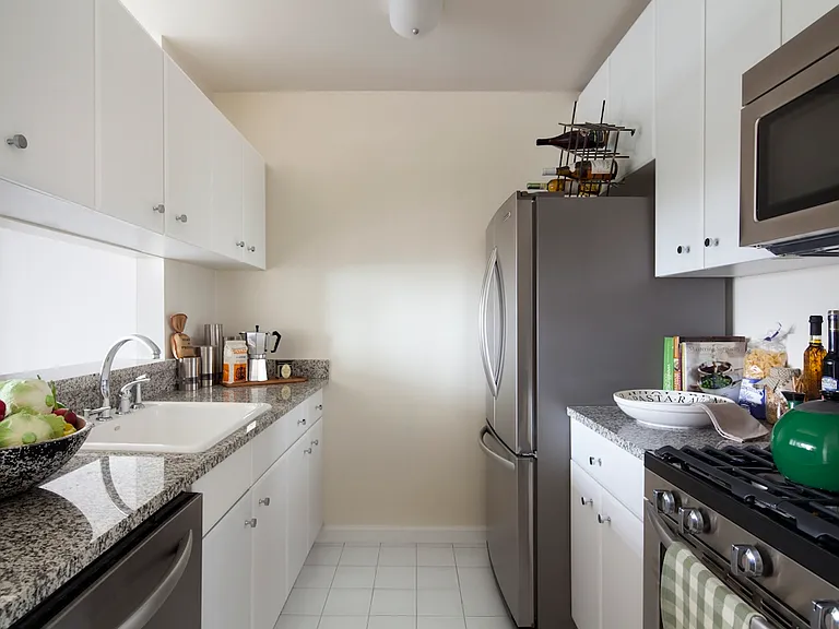 255 W 94th St #12C — Photo 4