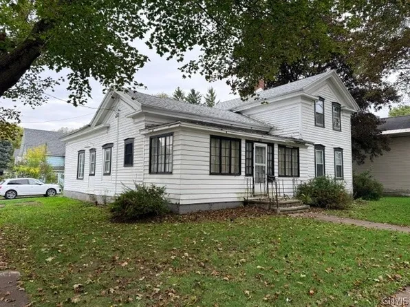 224 N Main St, Canastota, NY 13032