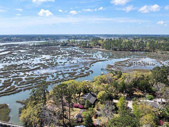 3rd image of 139 Cherry Point Rd S