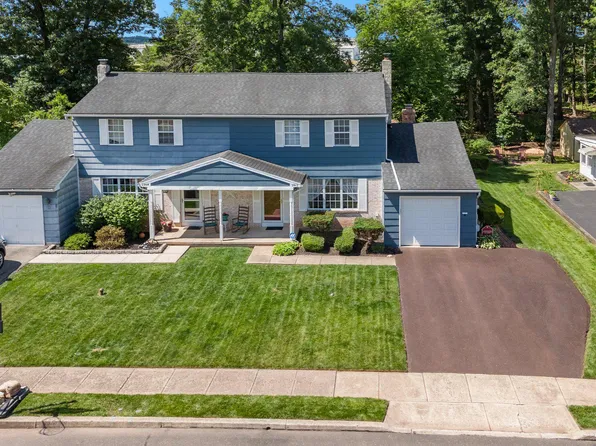 2912 Washington Ln, Hatfield, PA 19440