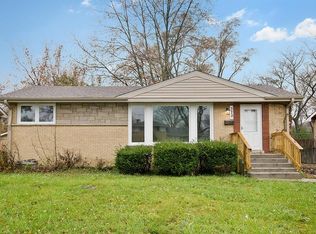 320 Sherry Ln, Chicago Heights, IL 60411