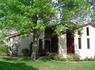 6032 Berne Cir, Edina, MN 55436