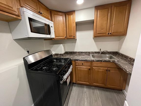 3rd image of 37 E Merritt St #1