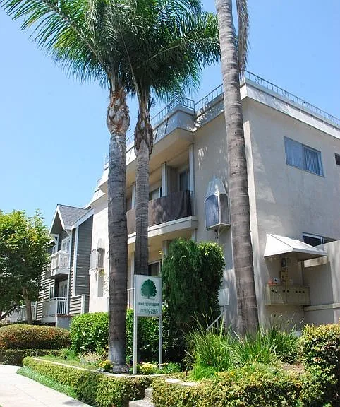 1552 Armacost Ave #9 — Photo 20