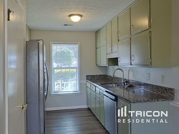 5th image of 401 Deergrass Trl