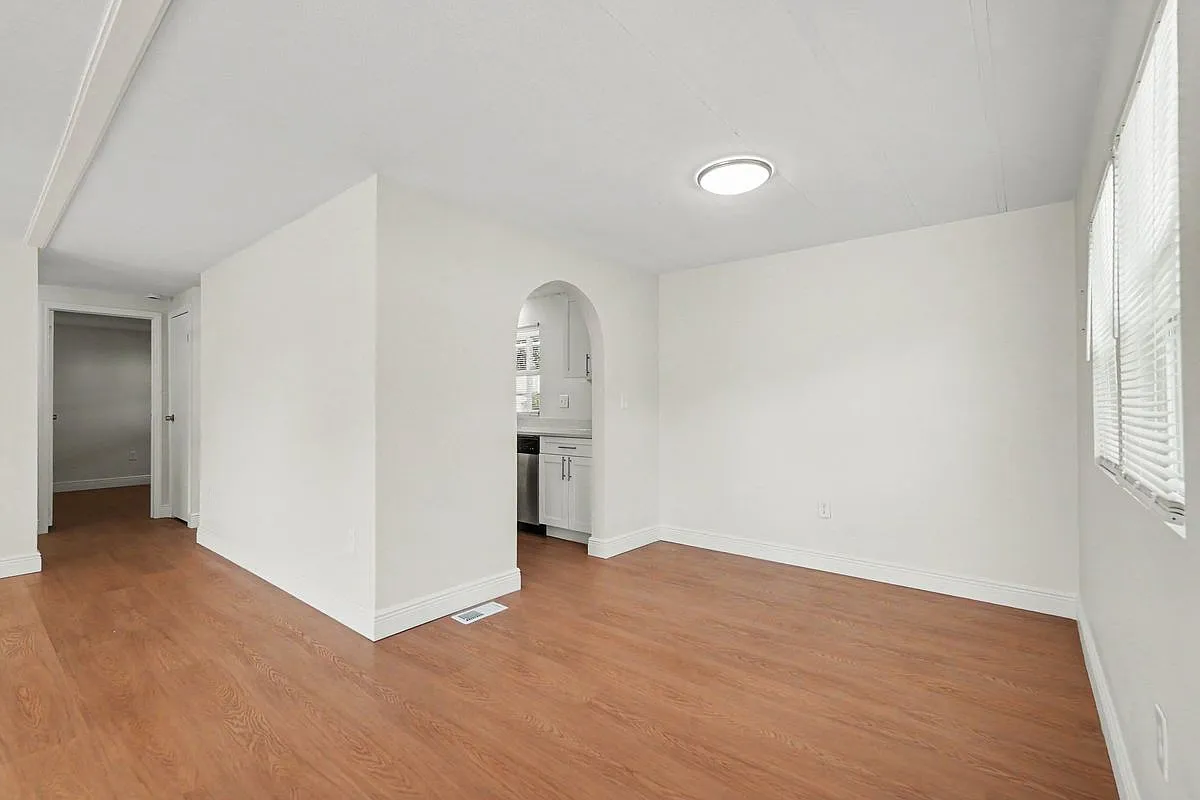 2 bed, 2.0 bath, 960 sqft, $1,700 — Photo 4