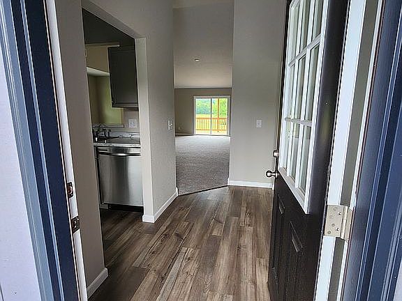 4th image of 34 Diamond Ave