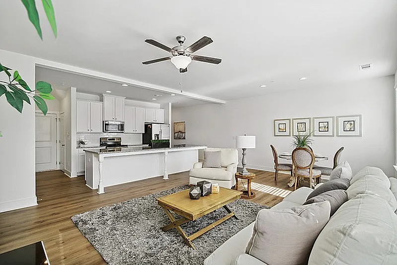 Vaughn Townhomes — Photo 3