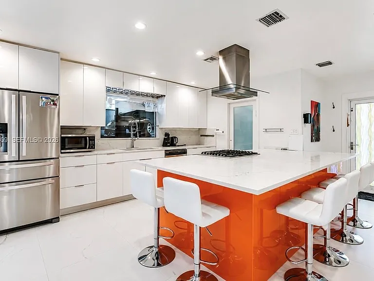 963 Nautilus Isle — Photo 1