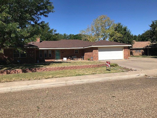 1st image of 107 Pecan St