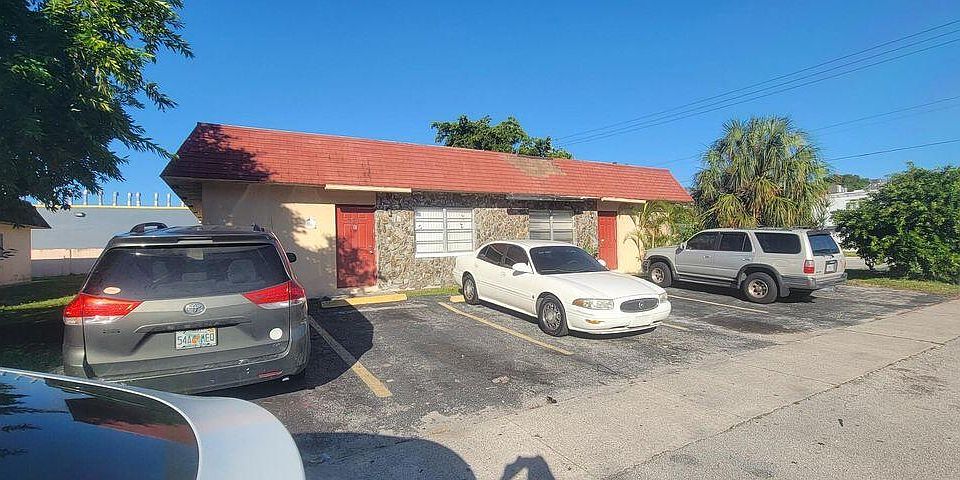 1st image of 931 SW 80th Avenue #1-3
