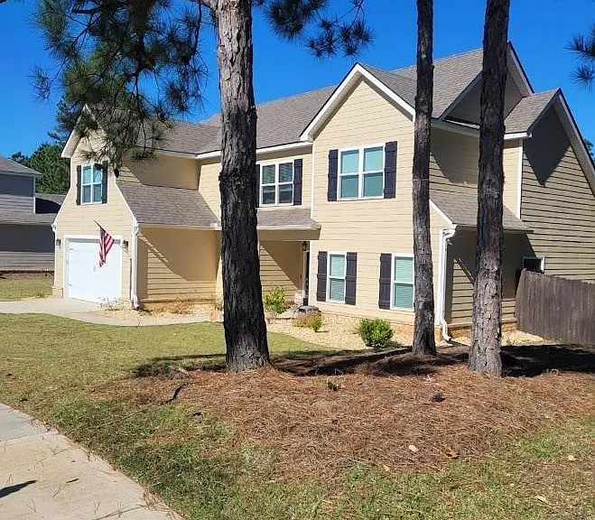 556 Shady Greens Dr — Photo 2