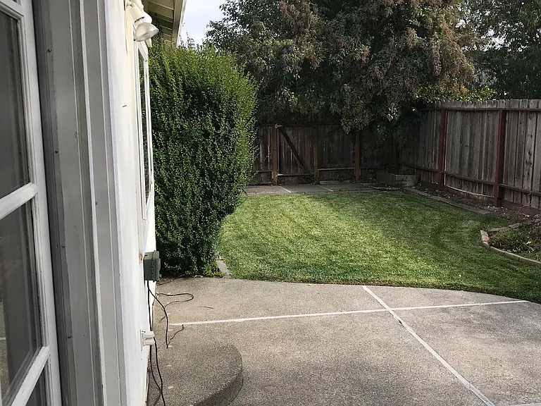 723 Joseph Ct — Photo 19