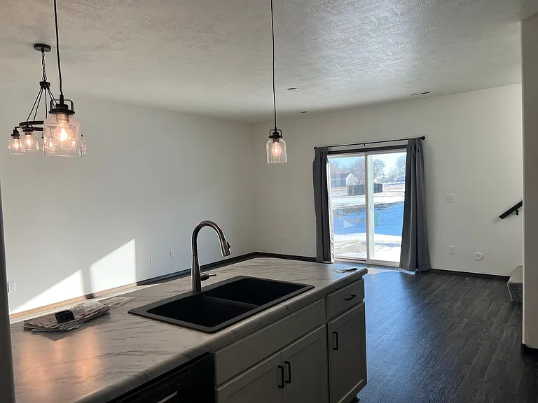 4607 E Leubecher Pl — Photo 7