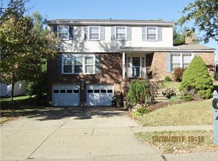 305 Westbury Dr, Coraopolis, PA