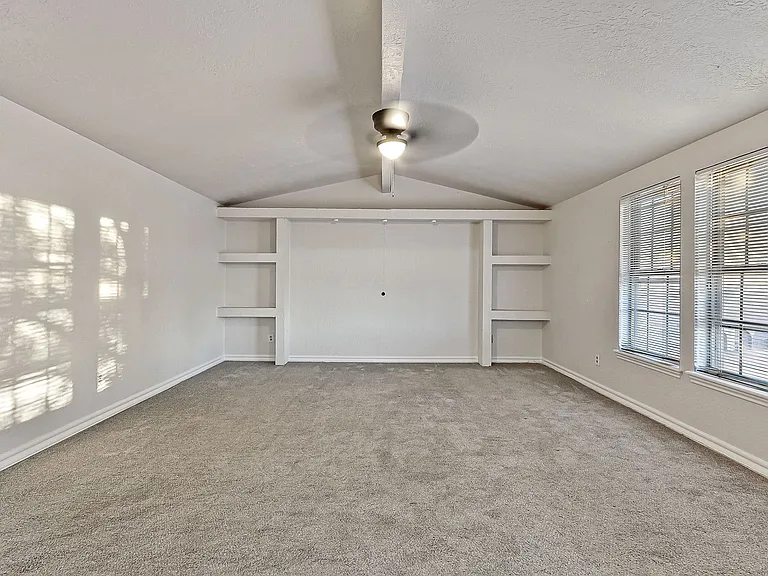 6637 Mariposa Dr — Photo 12