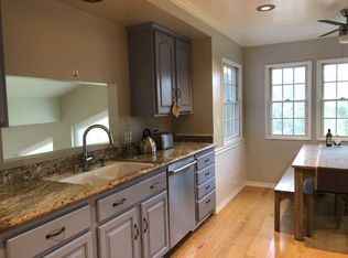 22681 Cass Ave, Woodland Hills, CA 91364