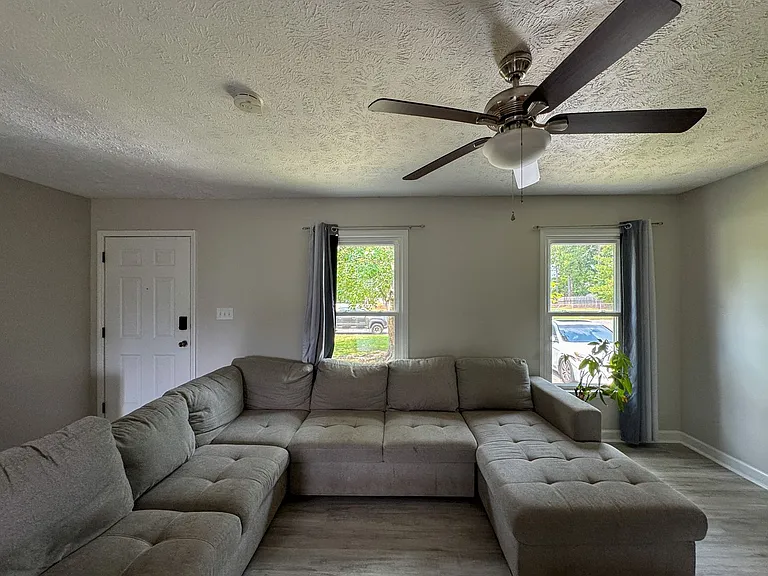 1025 Rim Rd — Photo 4