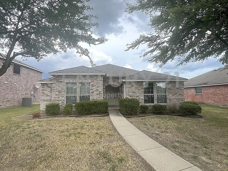 1616 Logan Dr — Photo 3