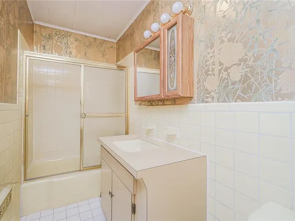 400 Lefferts Avenue image 17 of 40