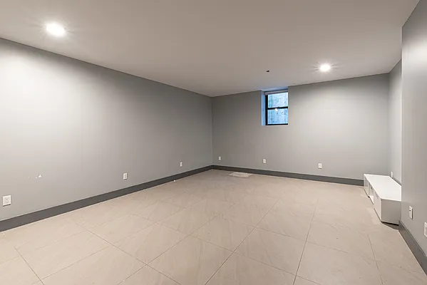 Rented by Lodger Corp | media 30