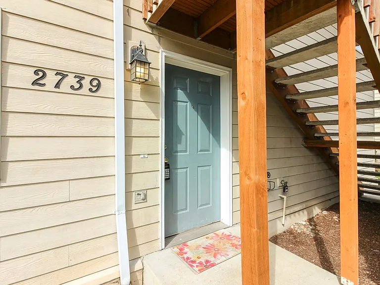 2739 SW Jasmine Pl — Photo 4