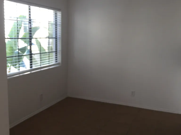 930 Venice Blvd #204 — Photo 2